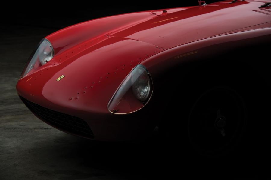 Детали экстерьера Ferrari 500/735 Mondial Spyder (0448MD) 1954 года  (фото 4 из 21)
